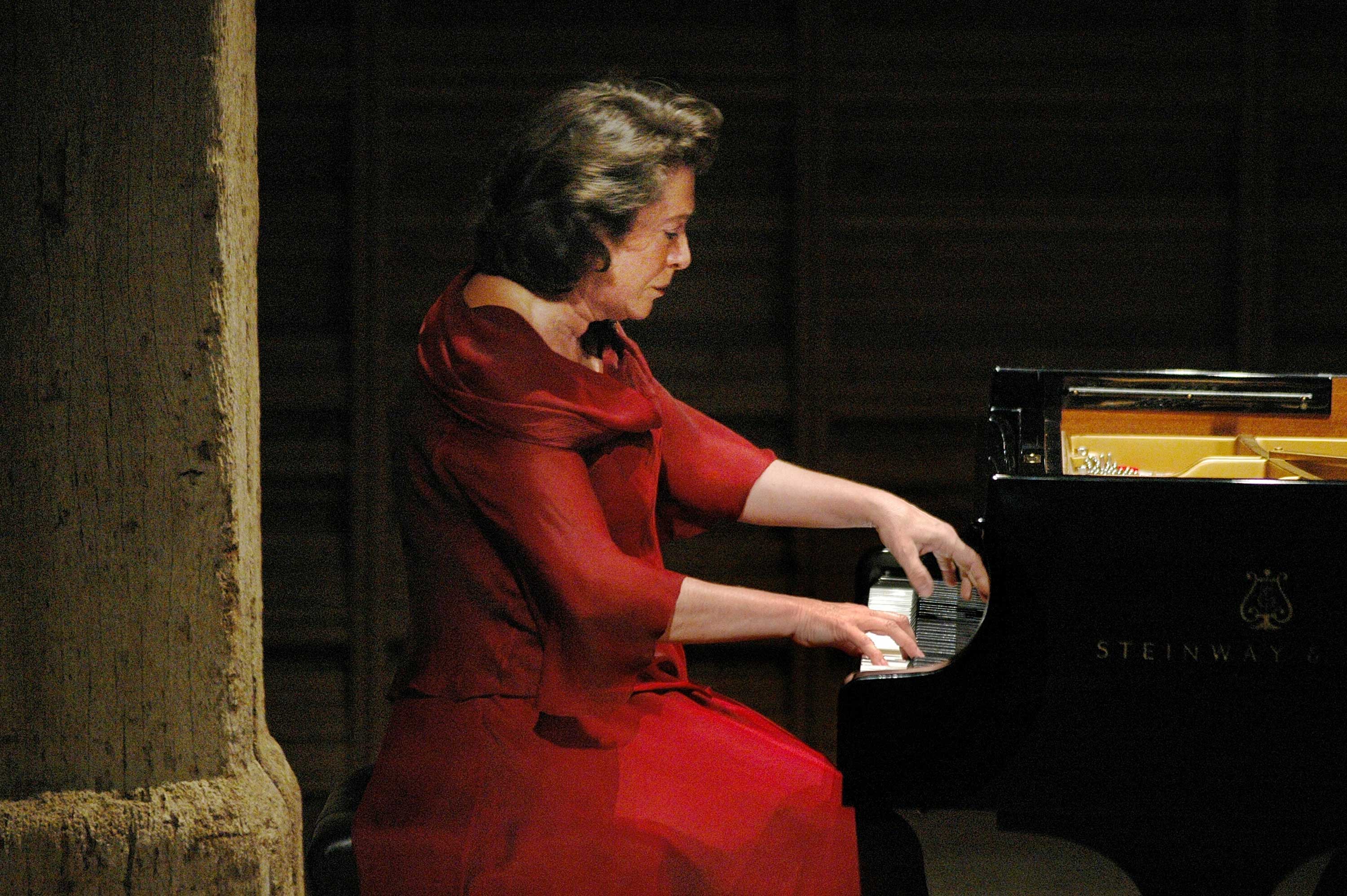 Lisa Leonskaja (piano) Lisa Leonskaja (piano)