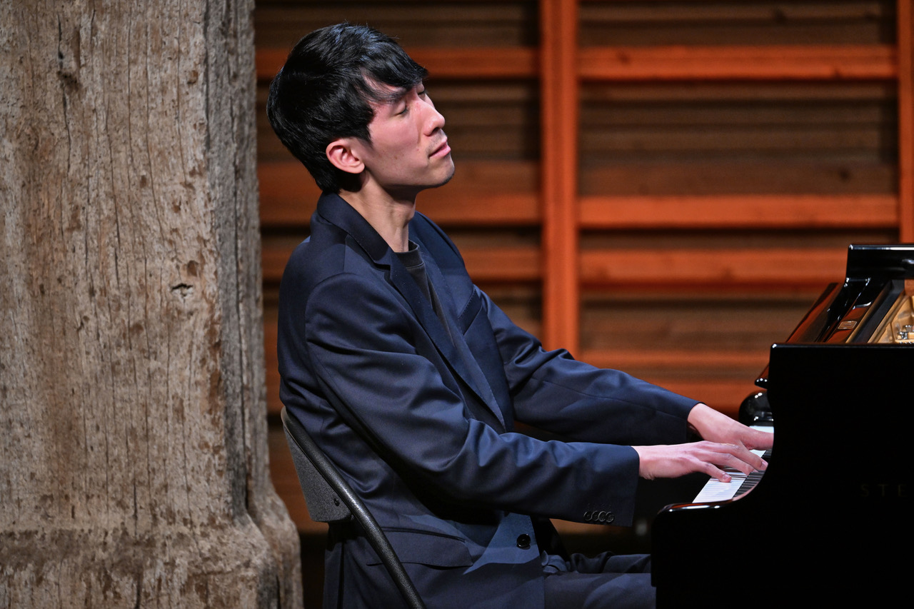 Eric Lu_piano