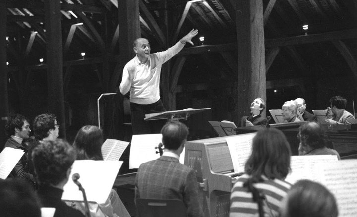 Georg Solti, nommé depuis quelques mois directeur musical de l’Orchestre de Paris