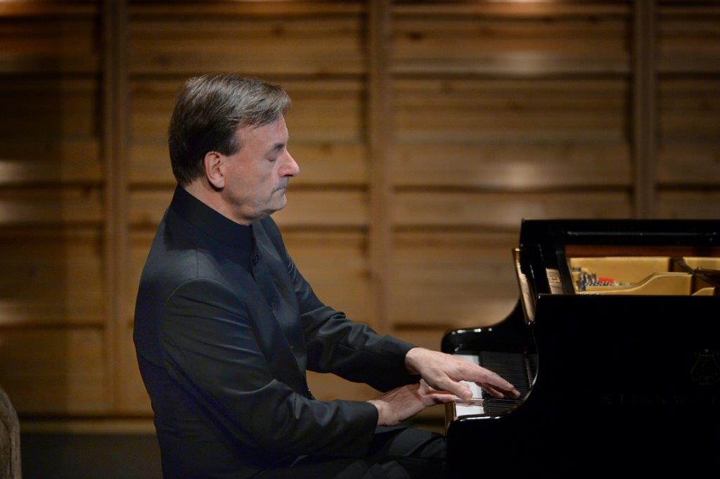 Stephen Hough, pianiste britannique