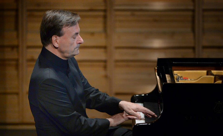 Stephen Hough, pianiste britannique