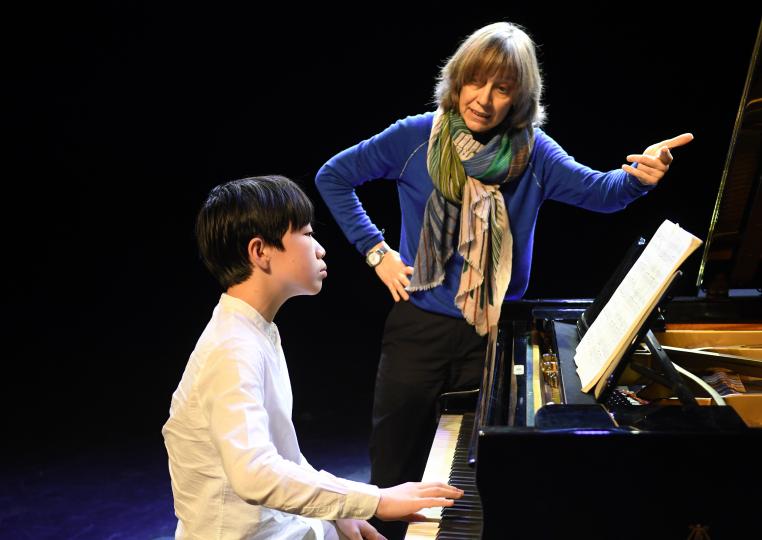 Claire Desert et élève_Masterclasse Juin 2024_Grange de Meslay_G Proust