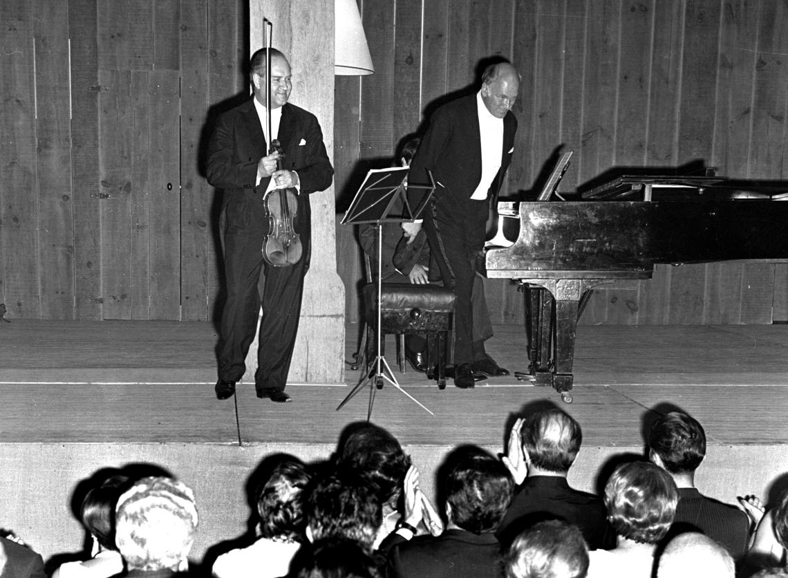 David Oïstrakh, violon et Sviatoslav Richter_Meslay 1967 _Photo Gérard Proust David Oïstrakh, violon et Sviatoslav Richter_Meslay 1967 _Photo Gérard Proust